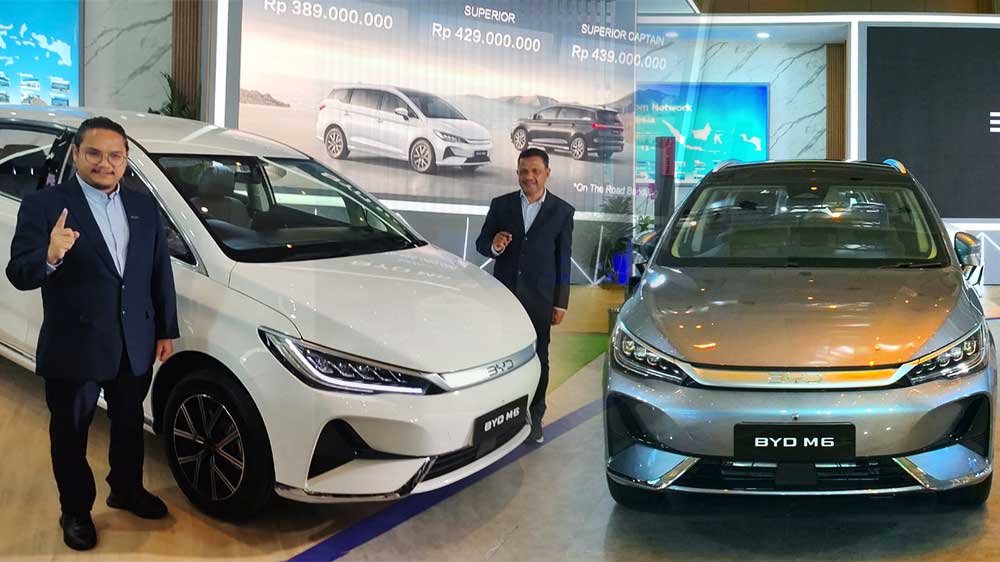 BYD M6 di Bandung Jadi Sorotan Pada Ajang GIIAS